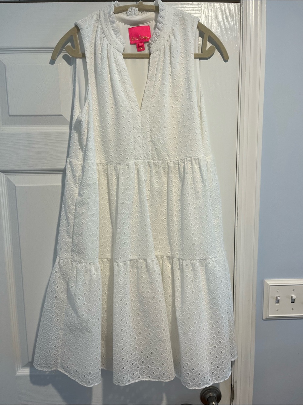 Lilly Pulitzer woman’s White Eyelet Tiered shift  Sundress. Size M. Like new.